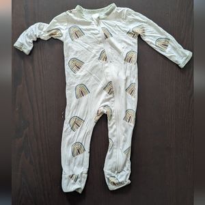 Kyte Baby Zippered Romper Pajama (6-12 mo) in Aloe Rainbow